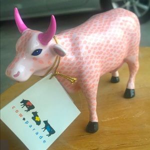 Cow parade smooch cow sold in original box
